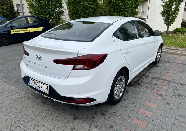 Hyundai Elantra cena 59900 przebieg: 69000, rok produkcji 2019 z Gdańsk małe 301